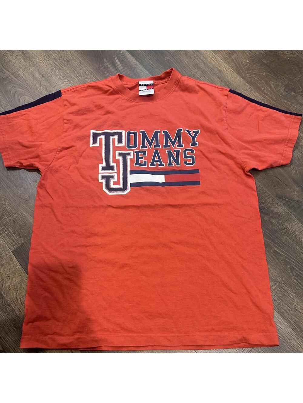 Tommy Hilfiger Women's Red and Orange Tshirt
